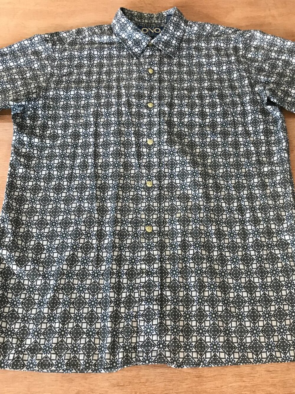 Ono Hawaiian Shirt Men L Gray Paisley Floral Button Up Pocket Short Sleeve 19686